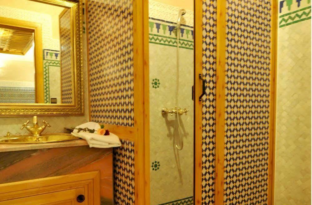 Dar Al Madina Al Kadima Hotel Fez Exterior foto